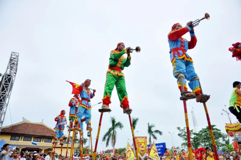 Cách làm cà kheo - Một trò chơi dân gian đậm đà văn hóa Tính vui nhộn và gắn kết trong lễ hội