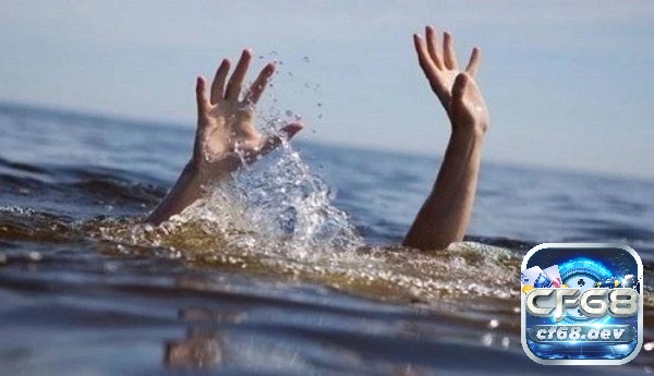 Điềm báo trong giấc mơ cứu người chết đuối là gì?